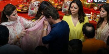 লালবাগচা রাজায় পূজার ওড়নায় মুখ মুছলেন শাহরুখ: ভাইরাল মিষ্টি মুহূর্ত